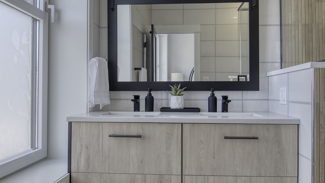 Photo of Bathroom in Wrigleyville