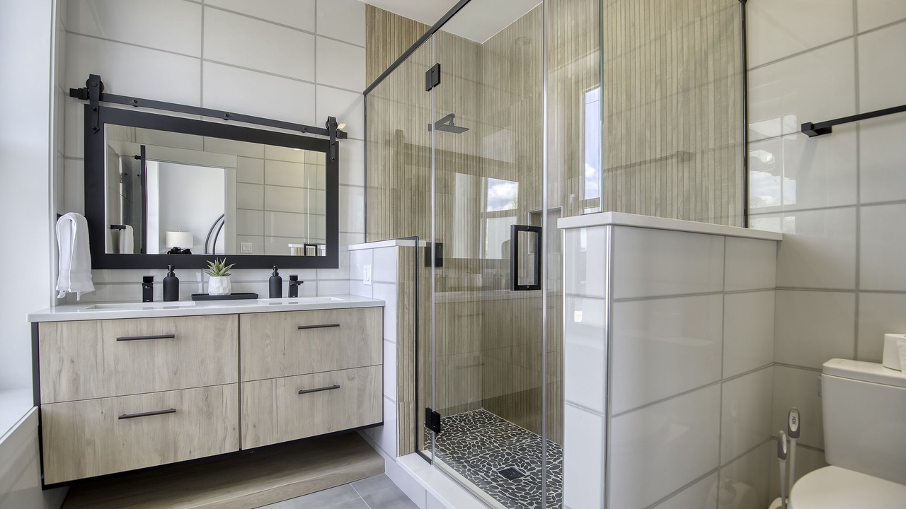 Photo of Bathroom in Wrigleyville