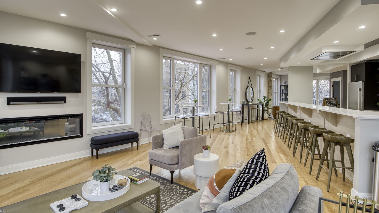 Photo of Livingroom in Wrigleyville