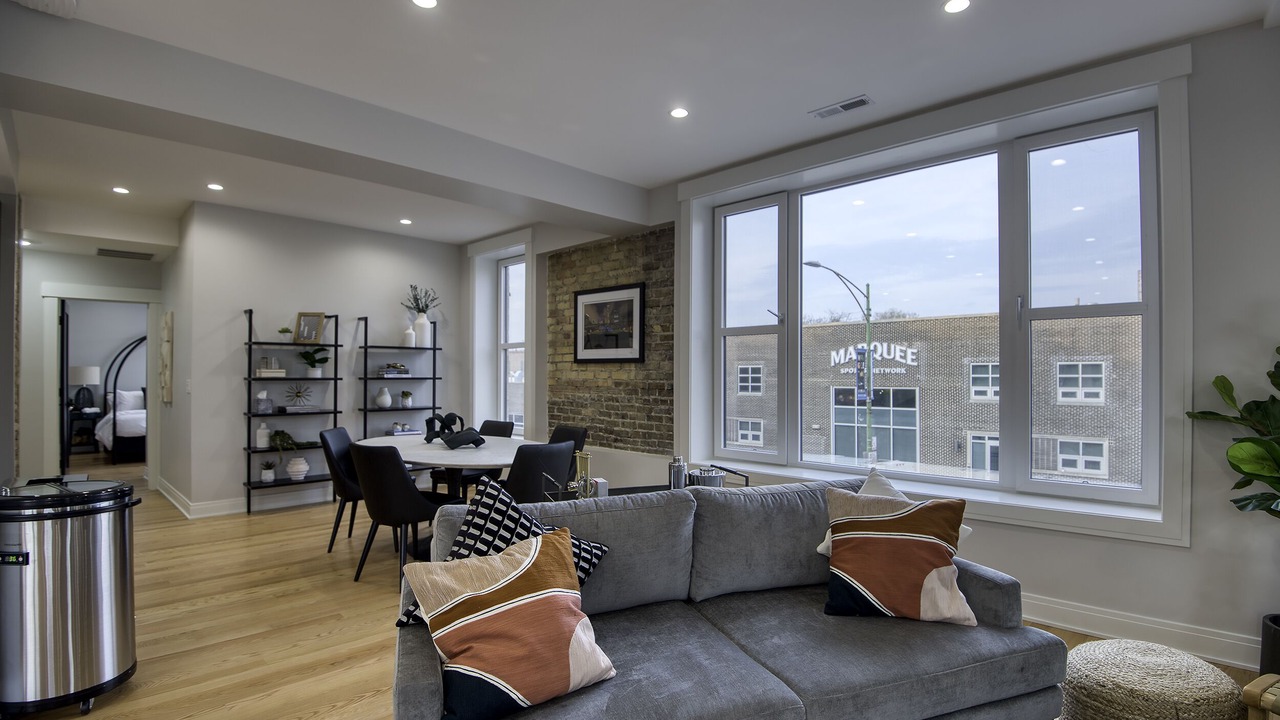 Photo of Livingroom in Wrigleyville