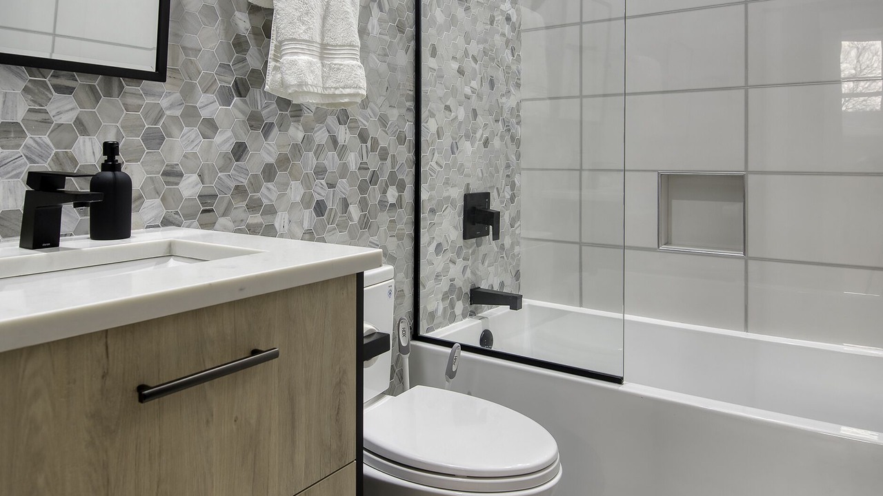 Photo of Bathroom in Wrigleyville