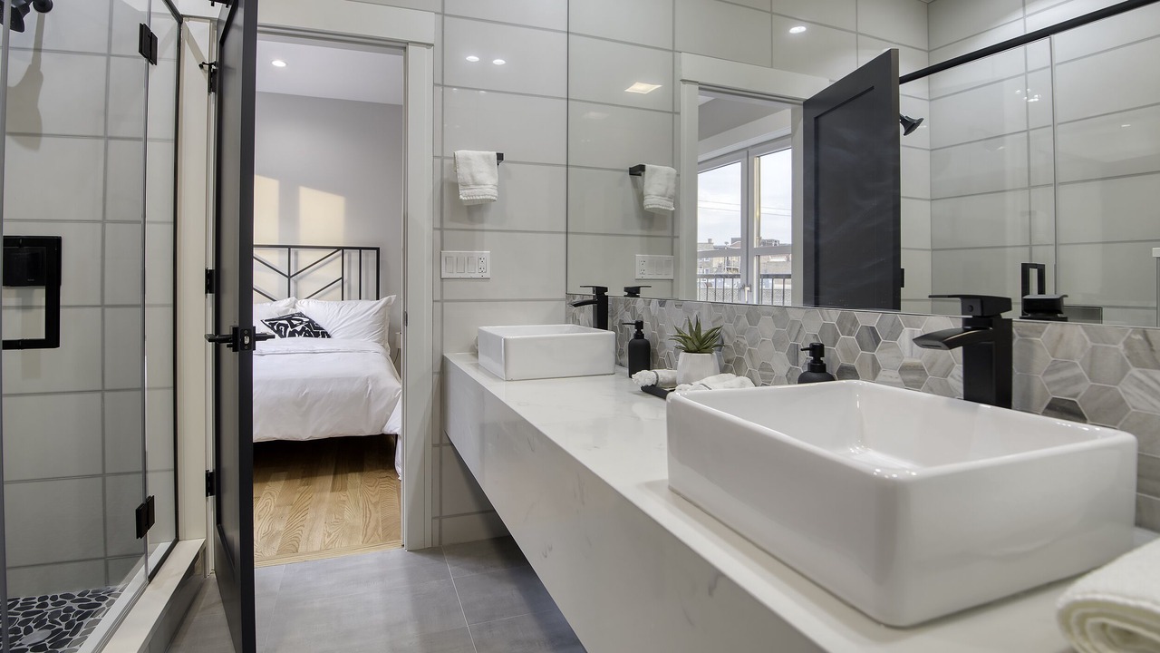 Photo of Bathroom in Wrigleyville