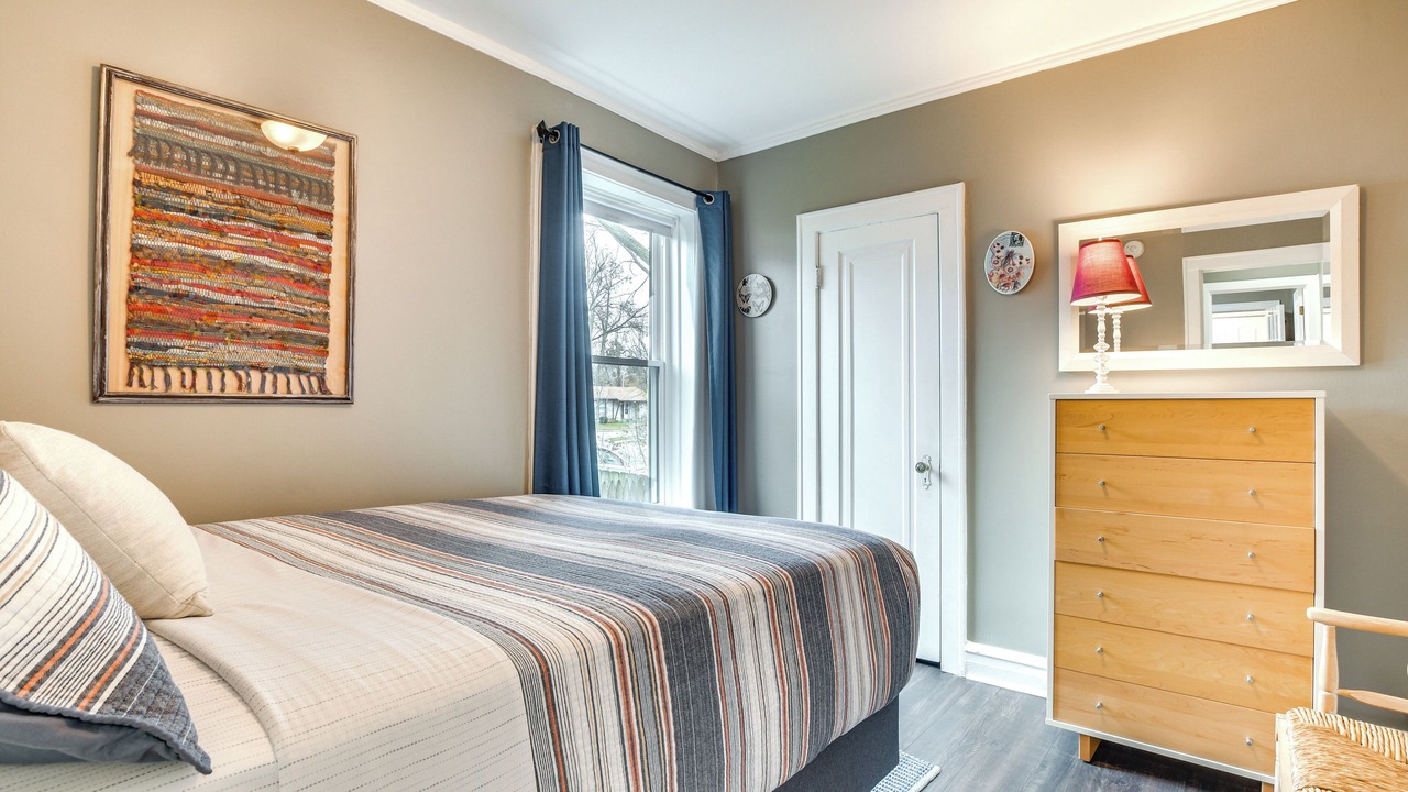 Photo of Bedroom in Evanston