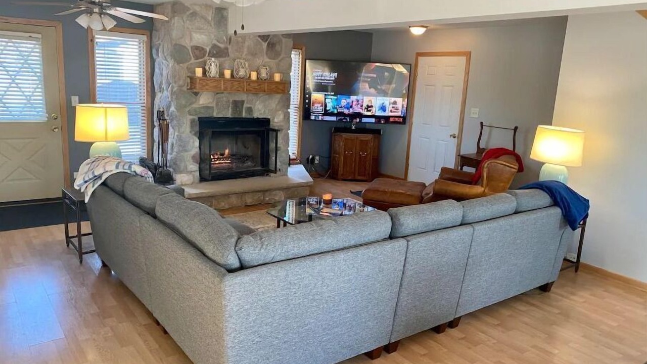 Photo of Livingroom in Solon Mills