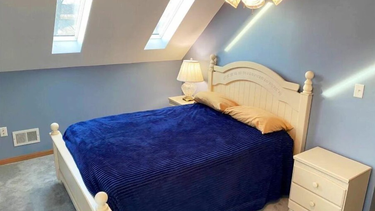 Photo of Bedroom in Solon Mills