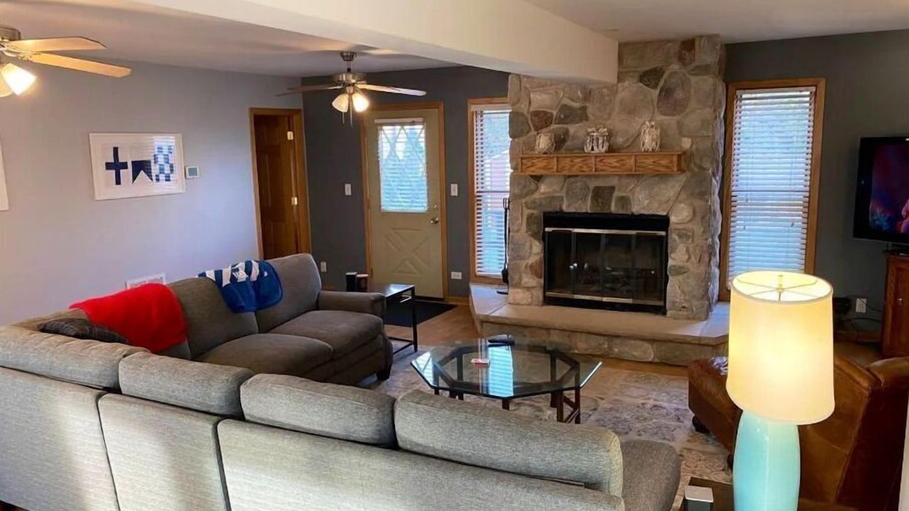 Photo of Livingroom in Solon Mills