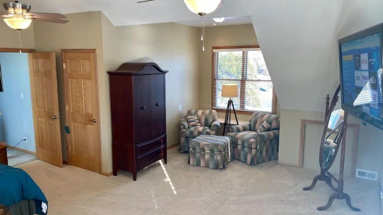 Photo of Livingroom in Solon Mills