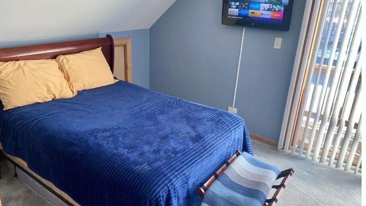 Photo of Bedroom in Solon Mills