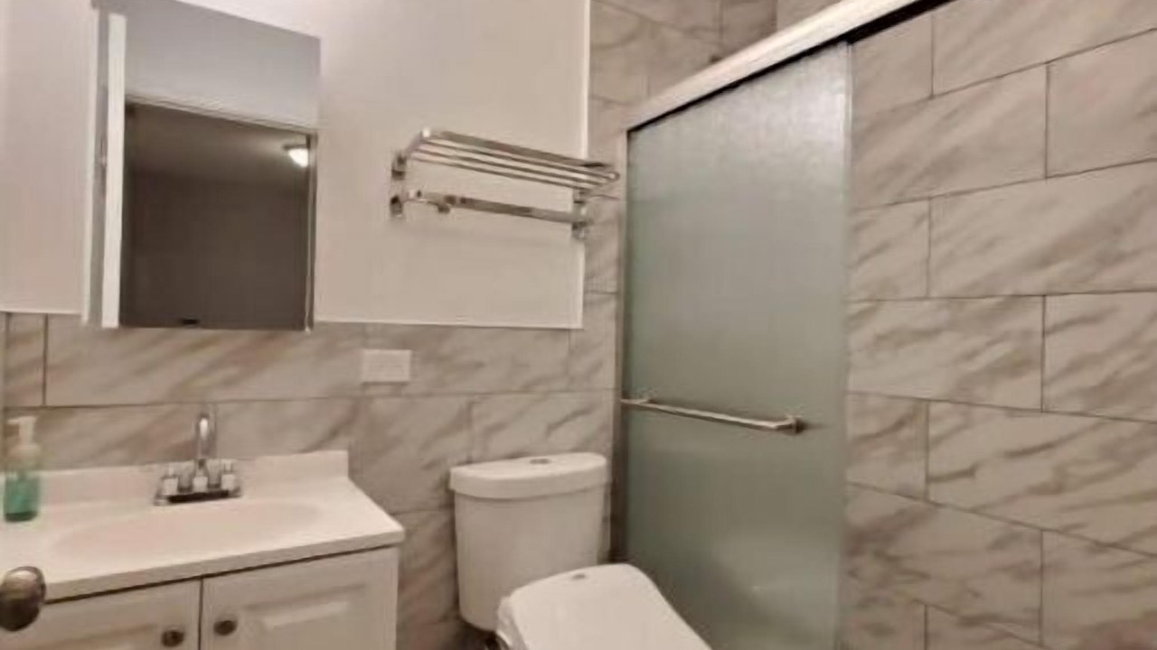 Photo of Bathroom in Armour Square