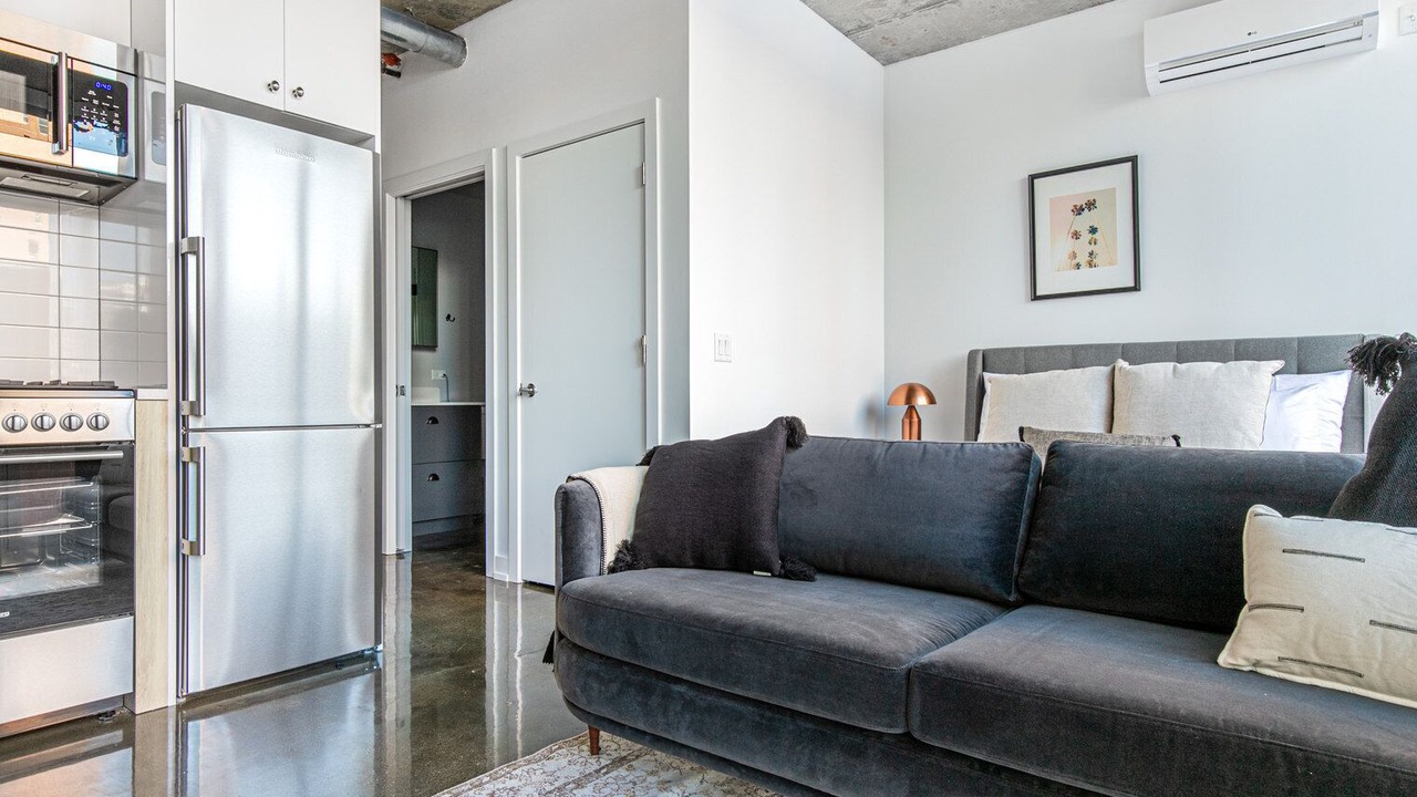 Photo of Livingroom in Near North Side