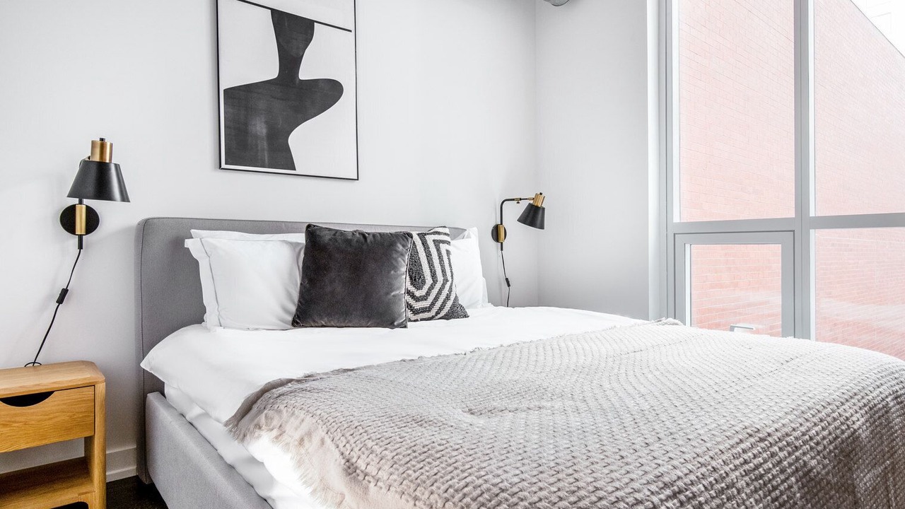 Photo of Bedroom in Near North Side