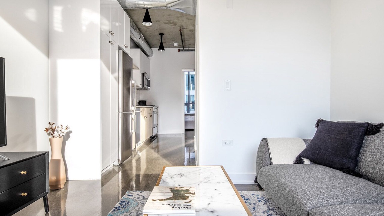 Photo of Livingroom in Near North Side