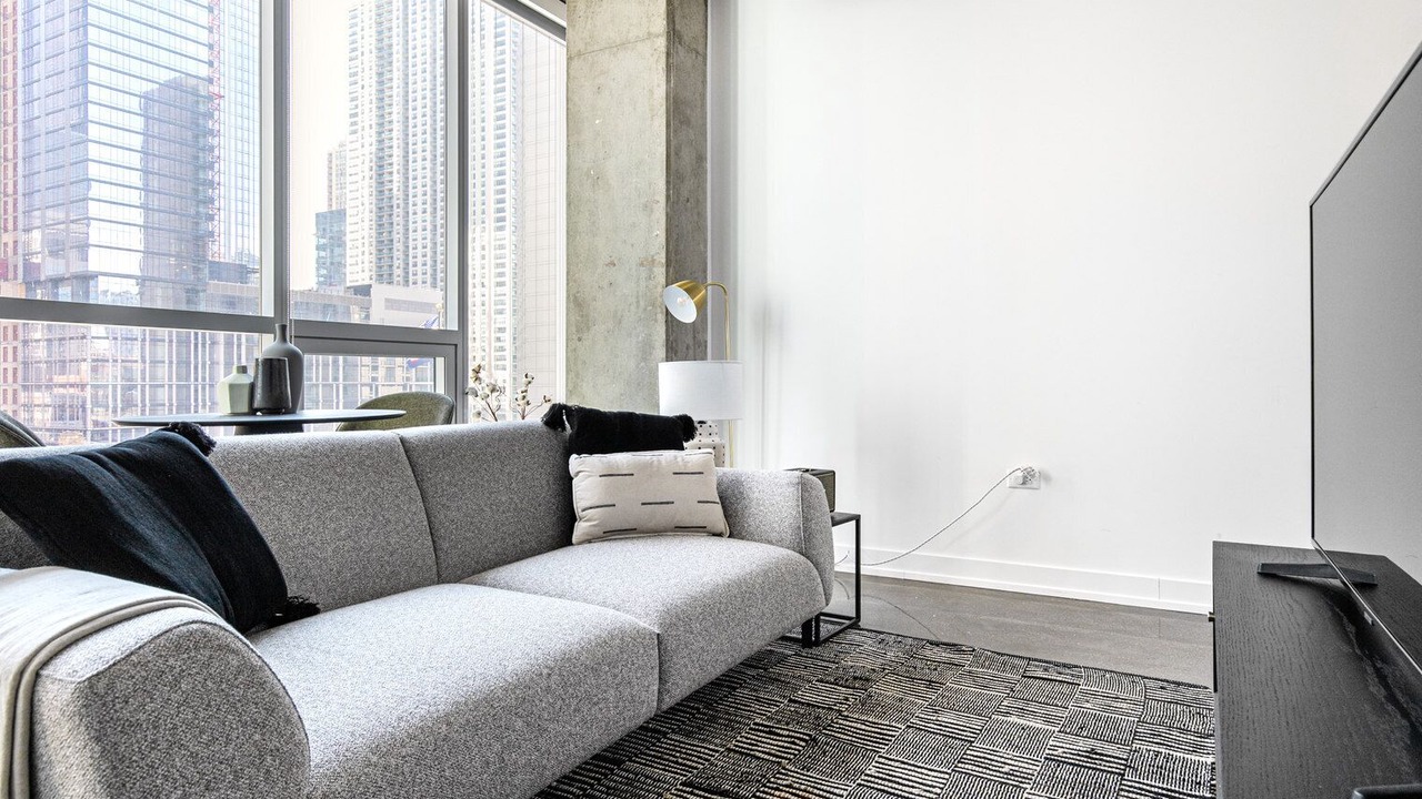 Photo of Livingroom in Near North Side