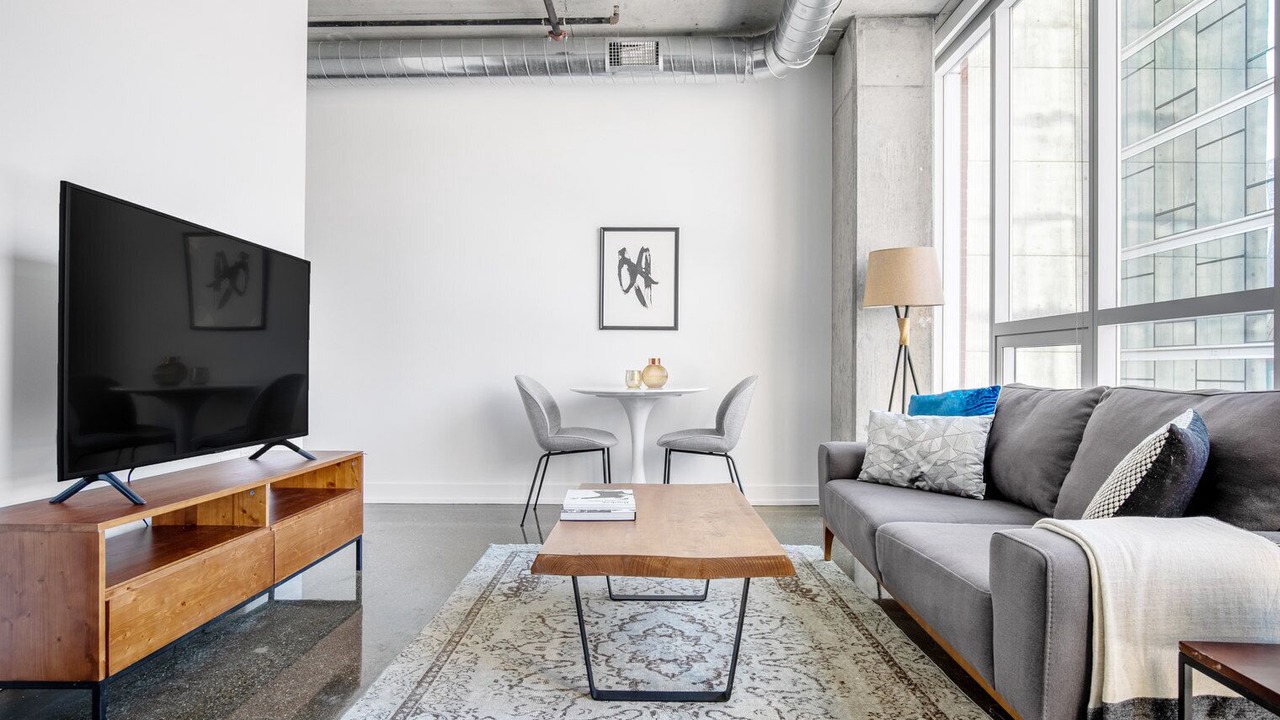 Photo of Livingroom in Near North Side