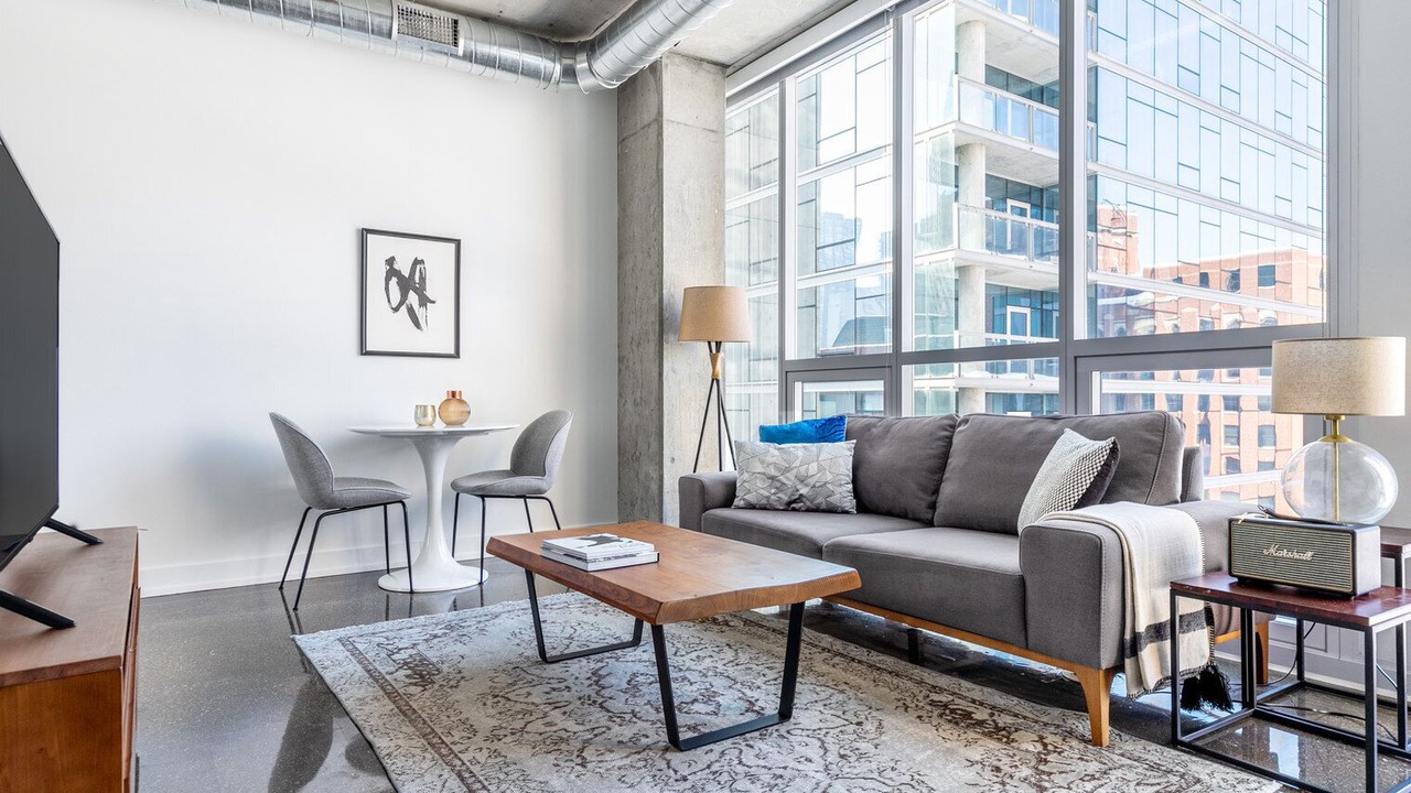 Photo of Livingroom in Near North Side