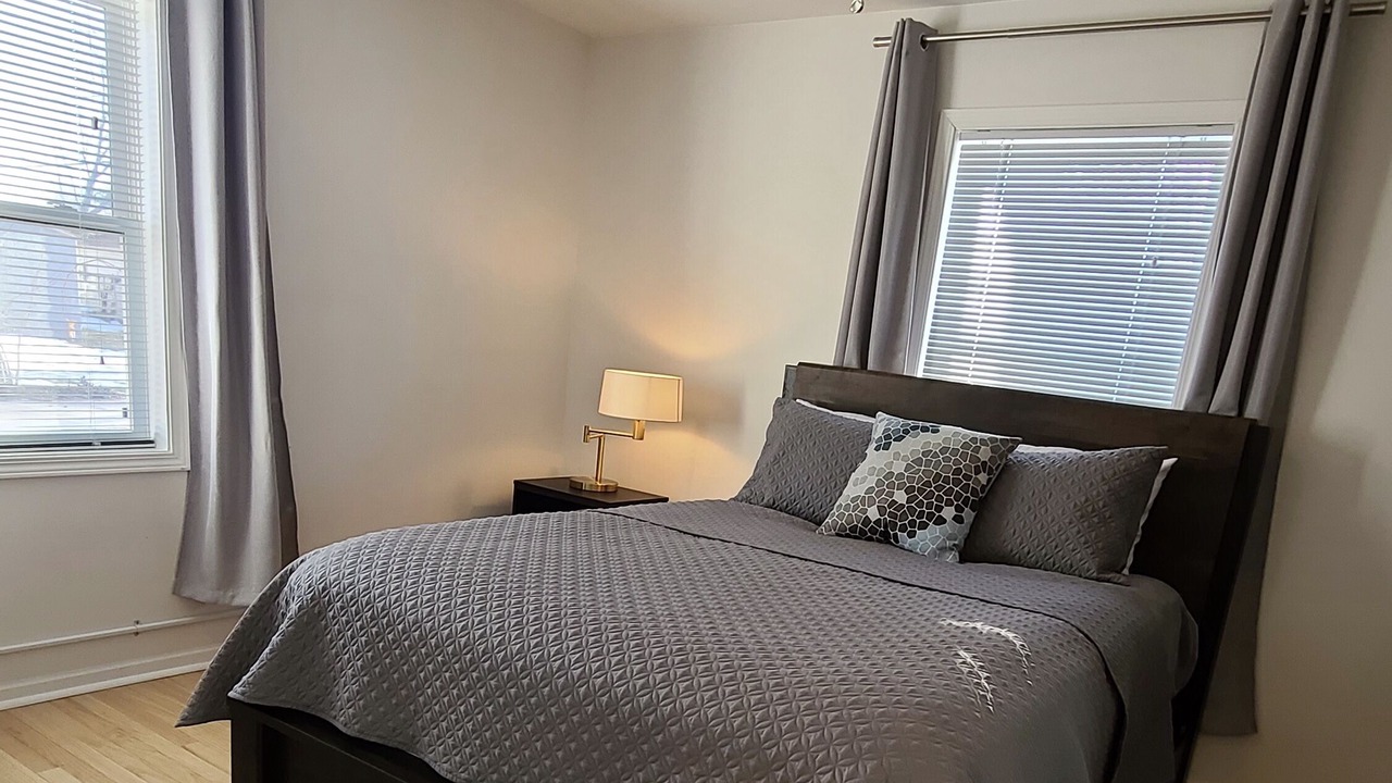 Photo of Bedroom in Mount Prospect