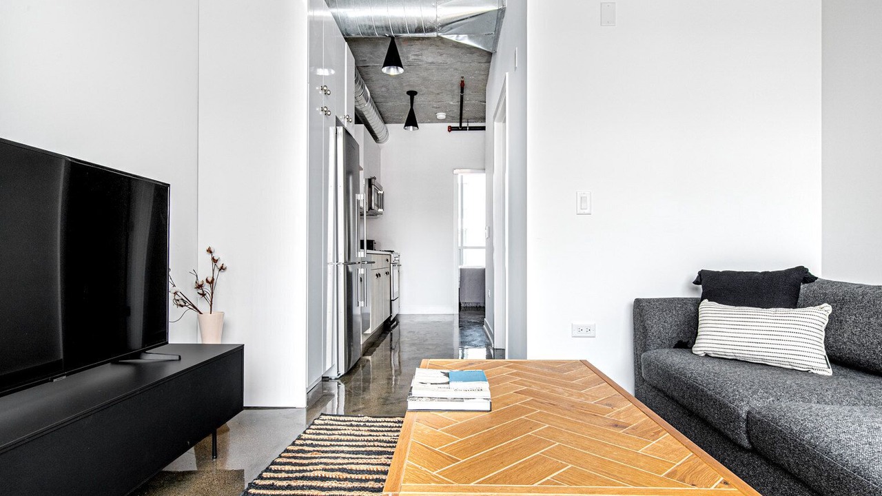 Photo of Livingroom in Near North Side