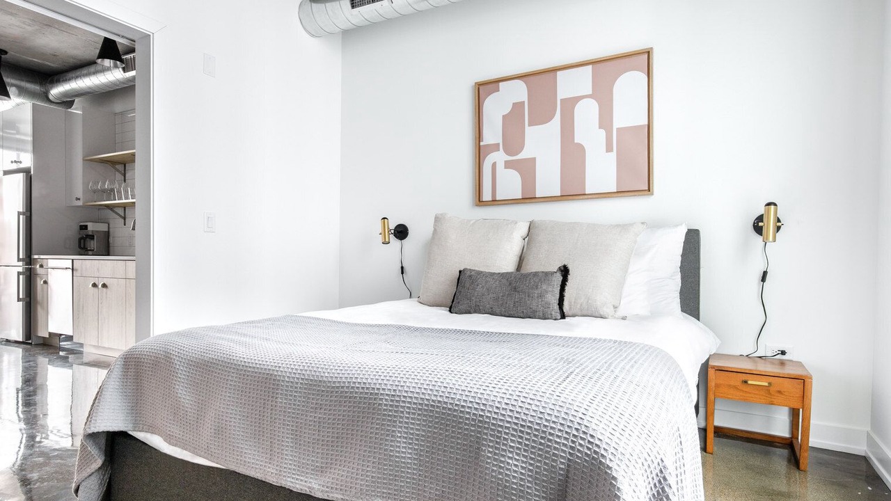 Photo of Bedroom in Near North Side