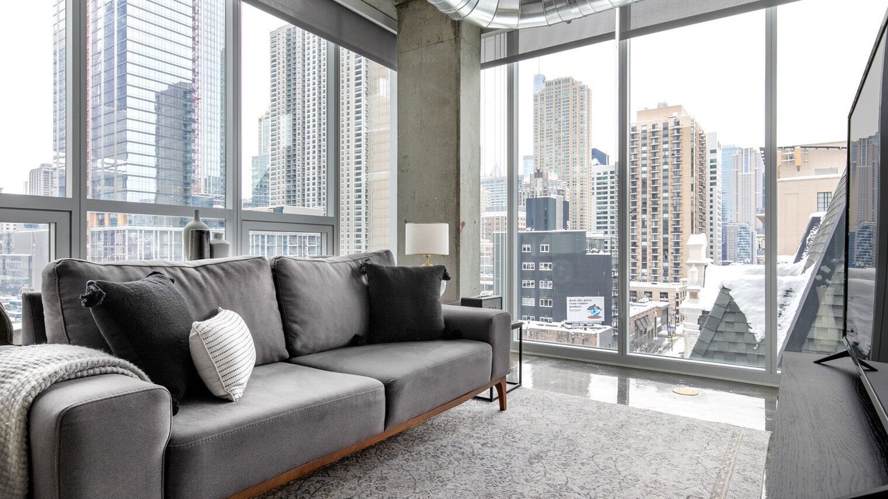 Photo of Livingroom in Near North Side