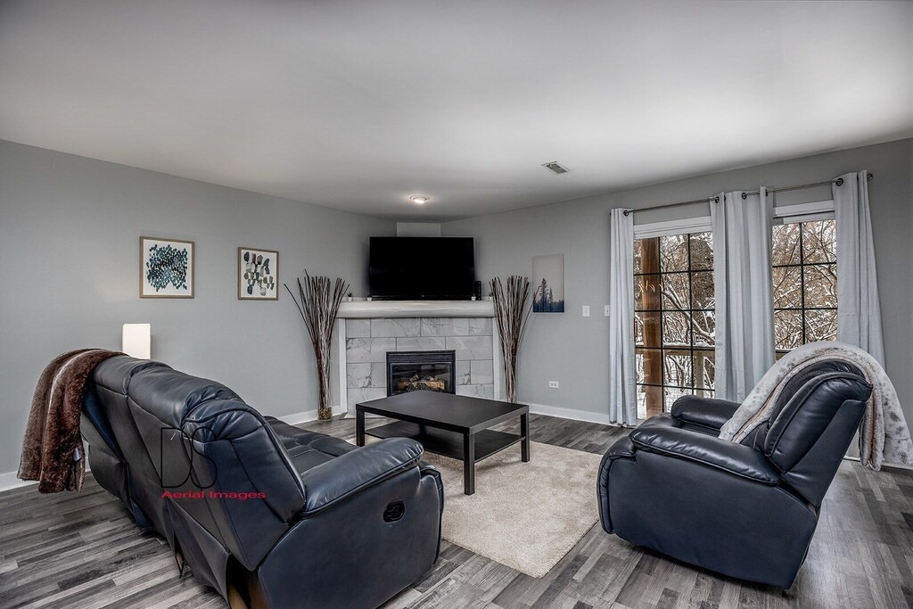 Photo of Livingroom in Oglesby