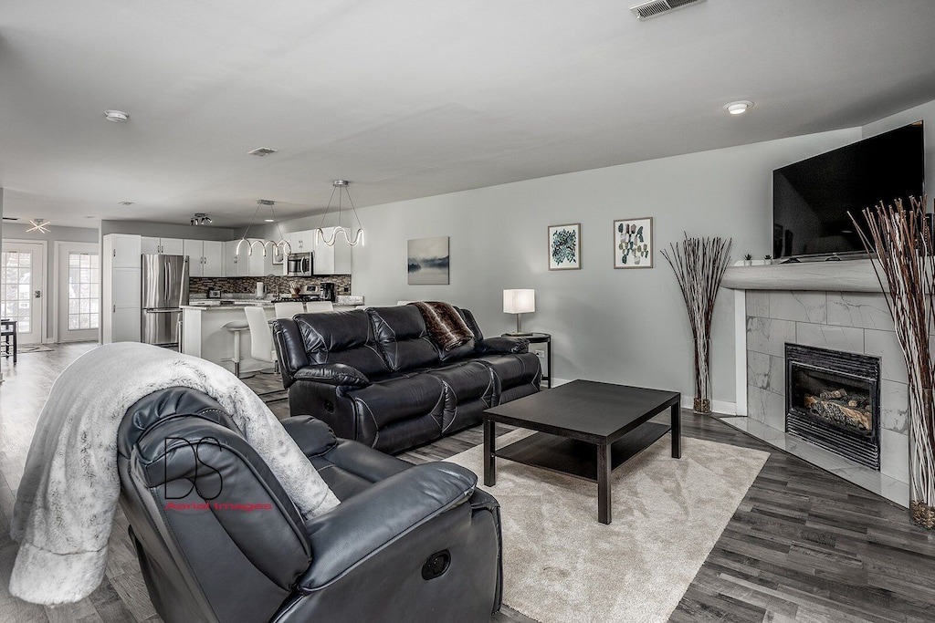 Photo of Livingroom in Oglesby