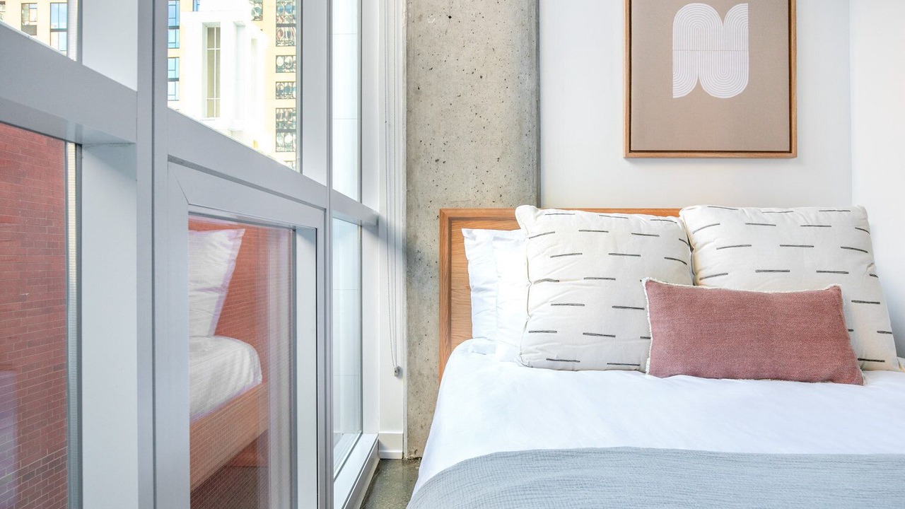 Photo of Bedroom in Near North Side