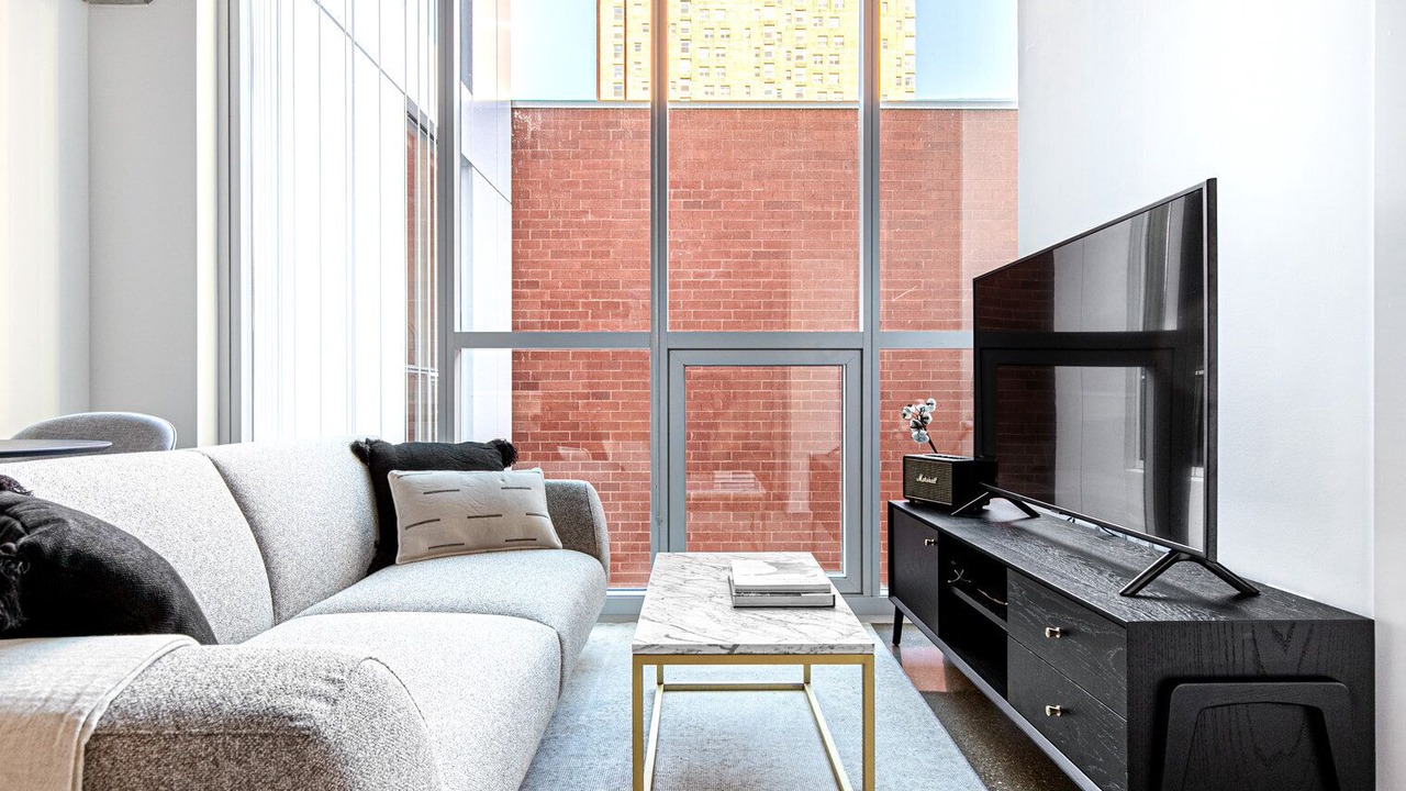 Photo of Livingroom in Near North Side