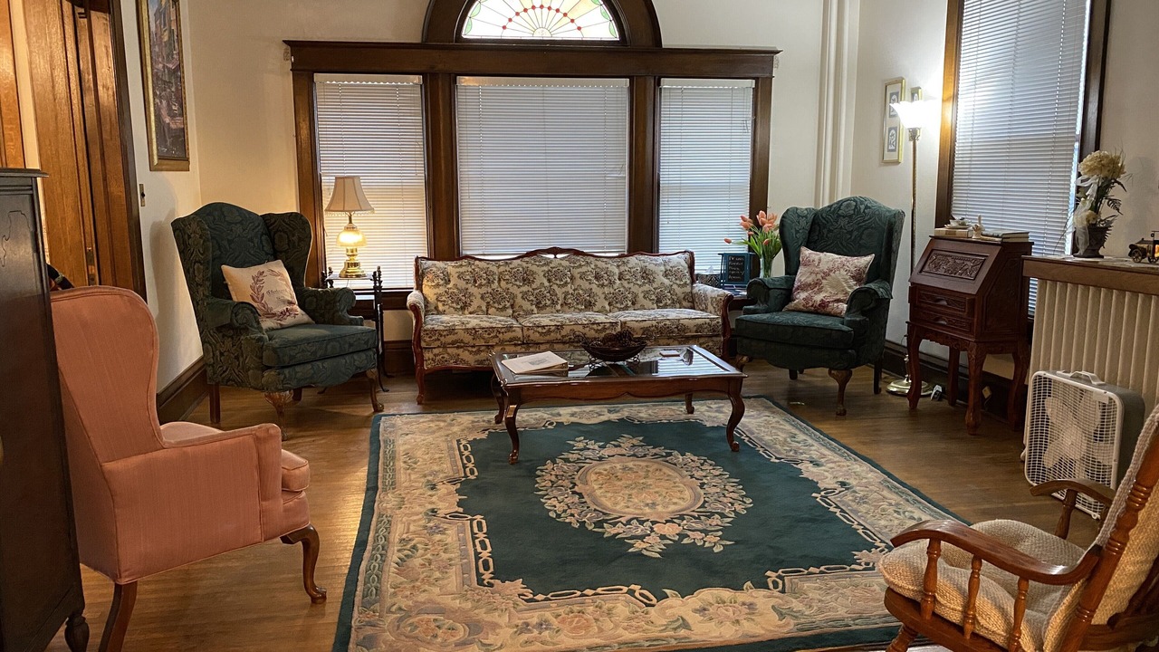 Photo of Livingroom in Carlinville