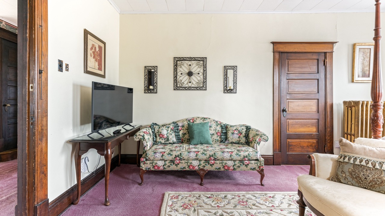 Photo of Livingroom in Carlinville