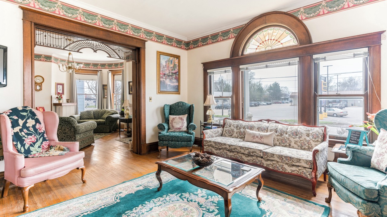 Photo of Livingroom in Carlinville