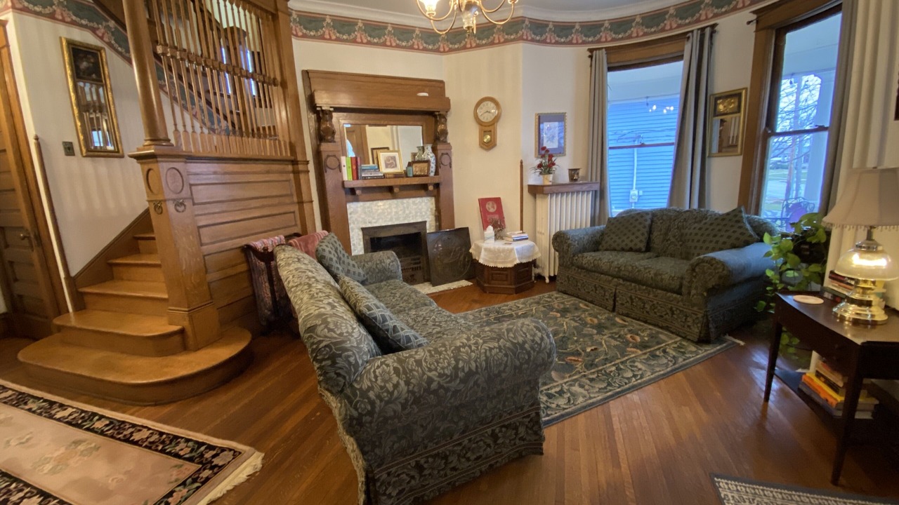 Photo of Livingroom in Carlinville