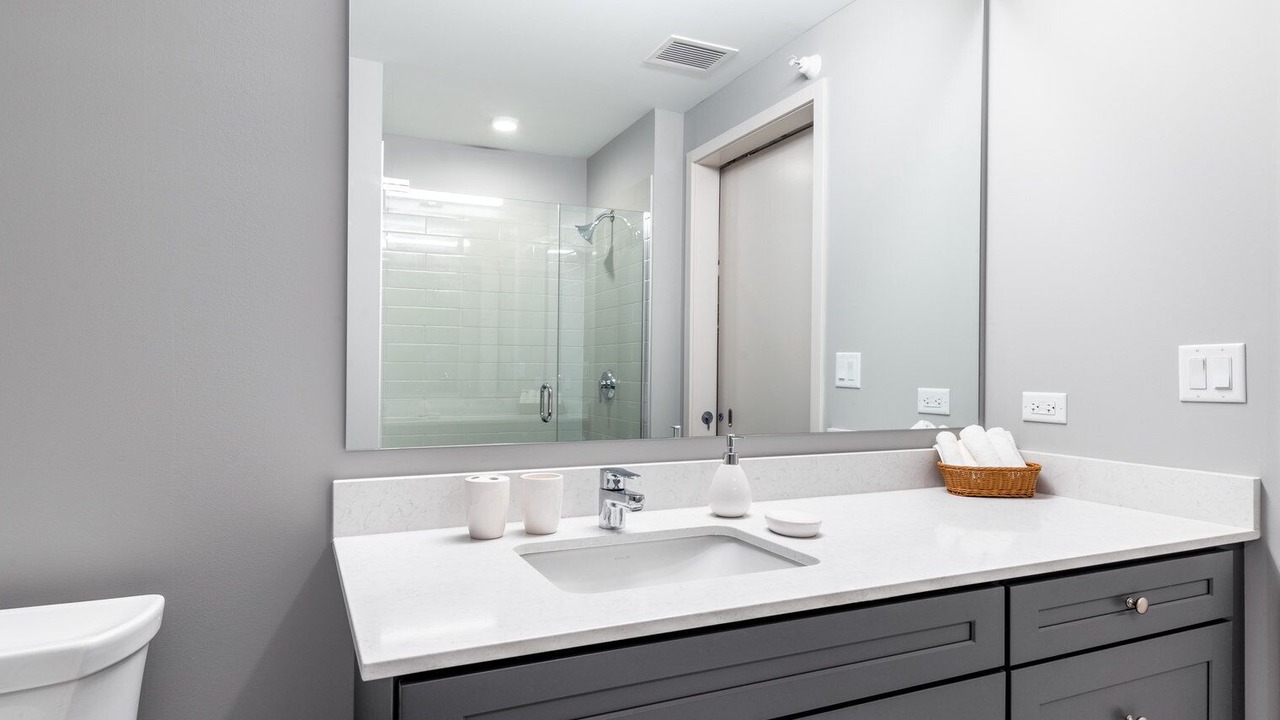 Photo of Bathroom in Lake View East
