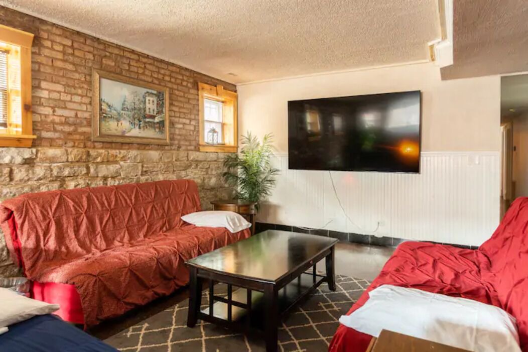 Photo of Livingroom in Lake View East