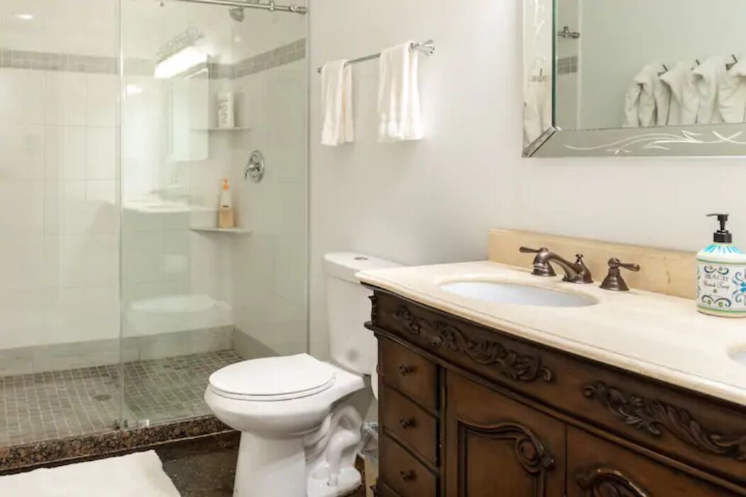 Photo of Bathroom in Lake View East