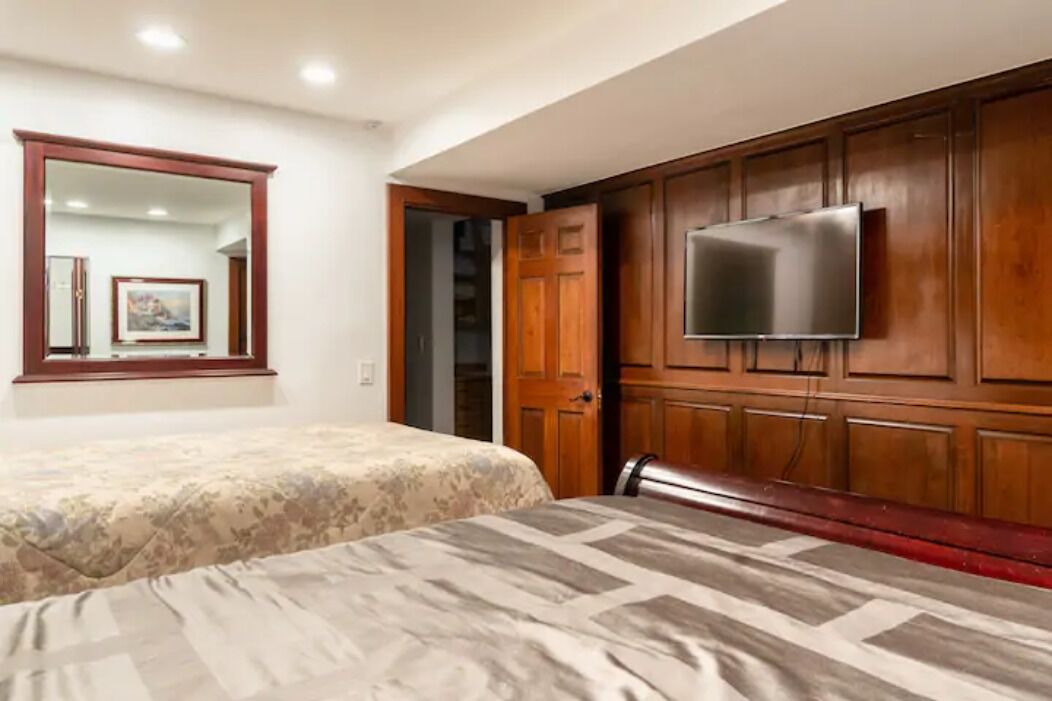 Photo of Bedroom in Lake View East