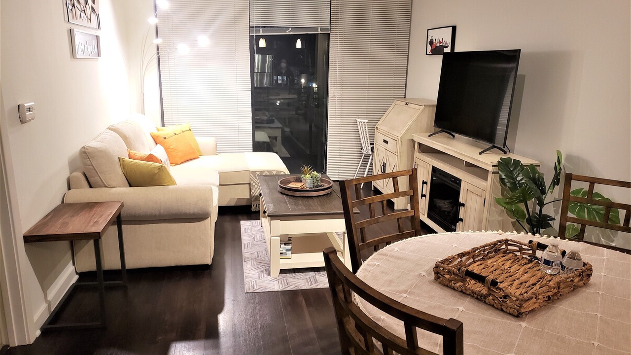 Photo of Livingroom in Evanston
