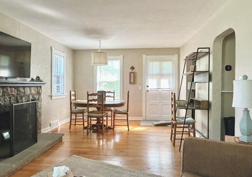 Photo of Livingroom in Rockford