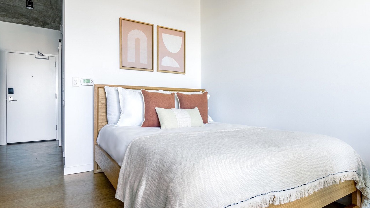 Photo of Bedroom in River North
