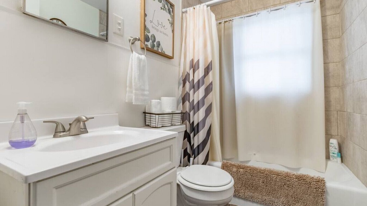 Photo of Bathroom in Pekin