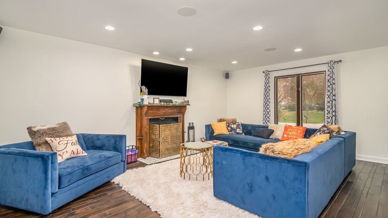 Photo of Livingroom in Fox Valley