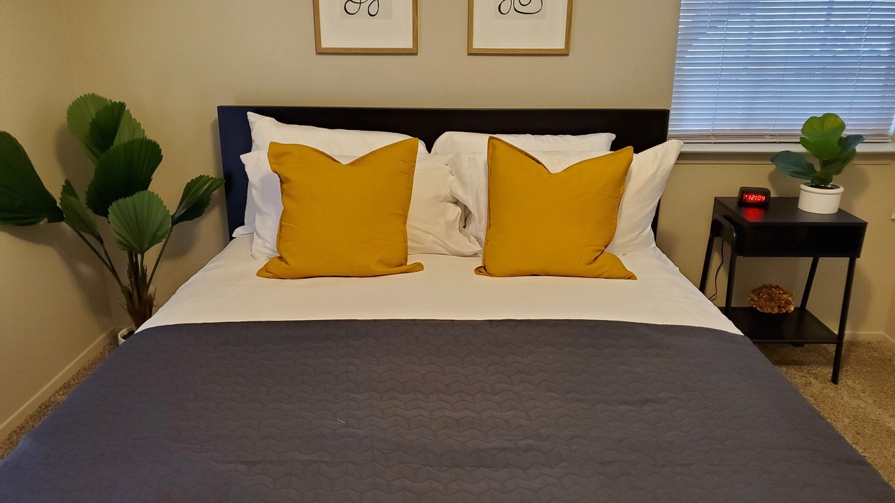 Photo of Bedroom in Lombard
