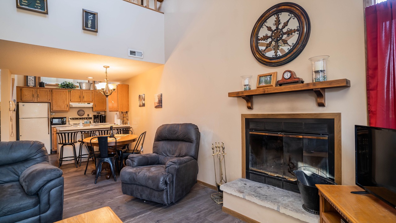 Photo of Livingroom in The Galena Territory