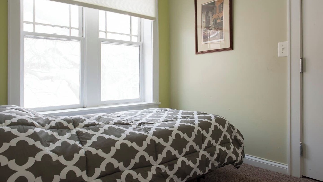 Photo of Bedroom in Rogers Park