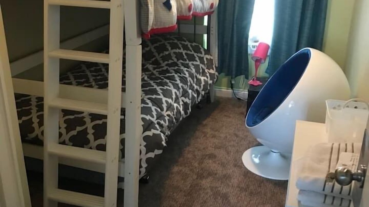 Photo of Bedroom in Rogers Park