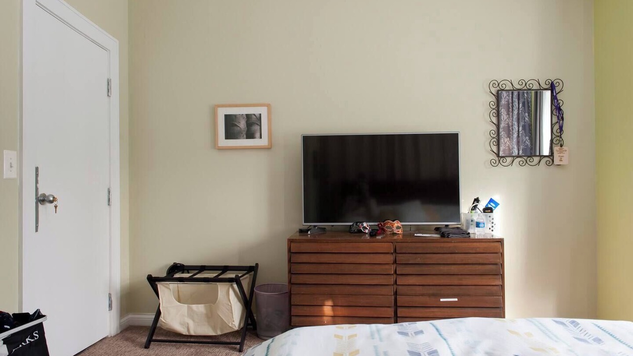 Photo of Bedroom in Rogers Park