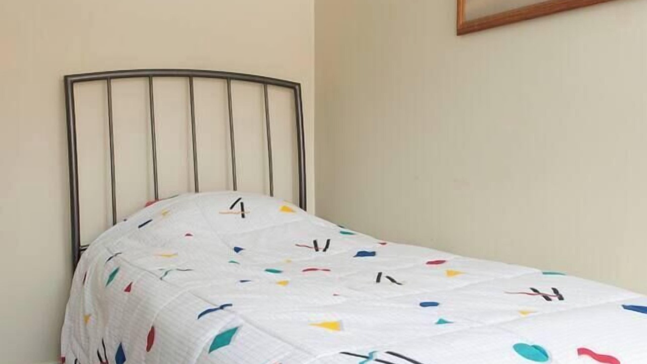 Photo of Bedroom in Rogers Park