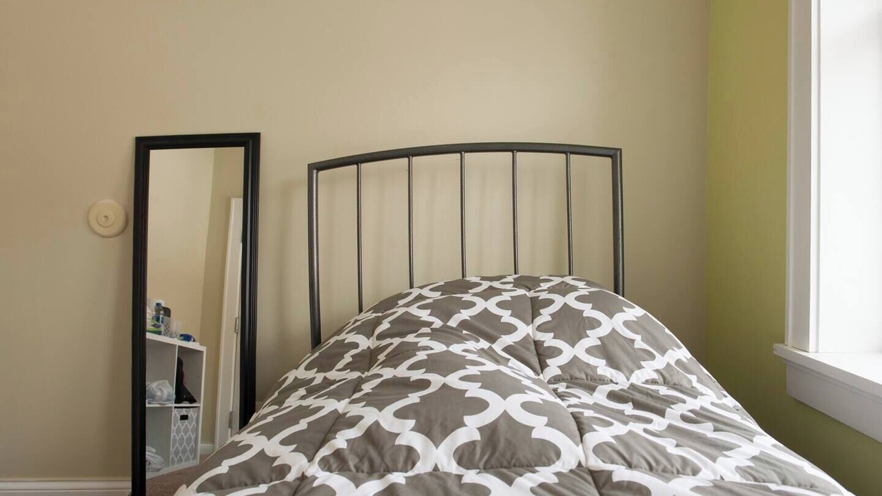 Photo of Bedroom in Rogers Park