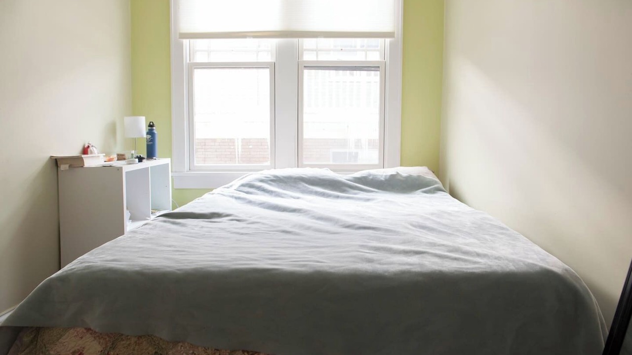 Photo of Bedroom in Rogers Park