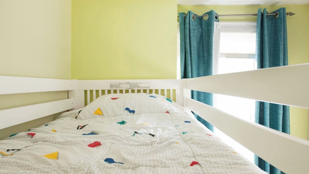 Photo of Bedroom in Rogers Park