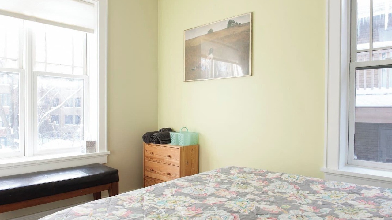 Photo of Bedroom in Rogers Park